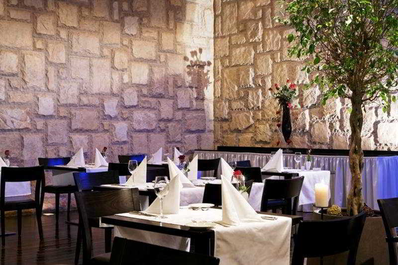 Canopy By Hilton Centre 4*